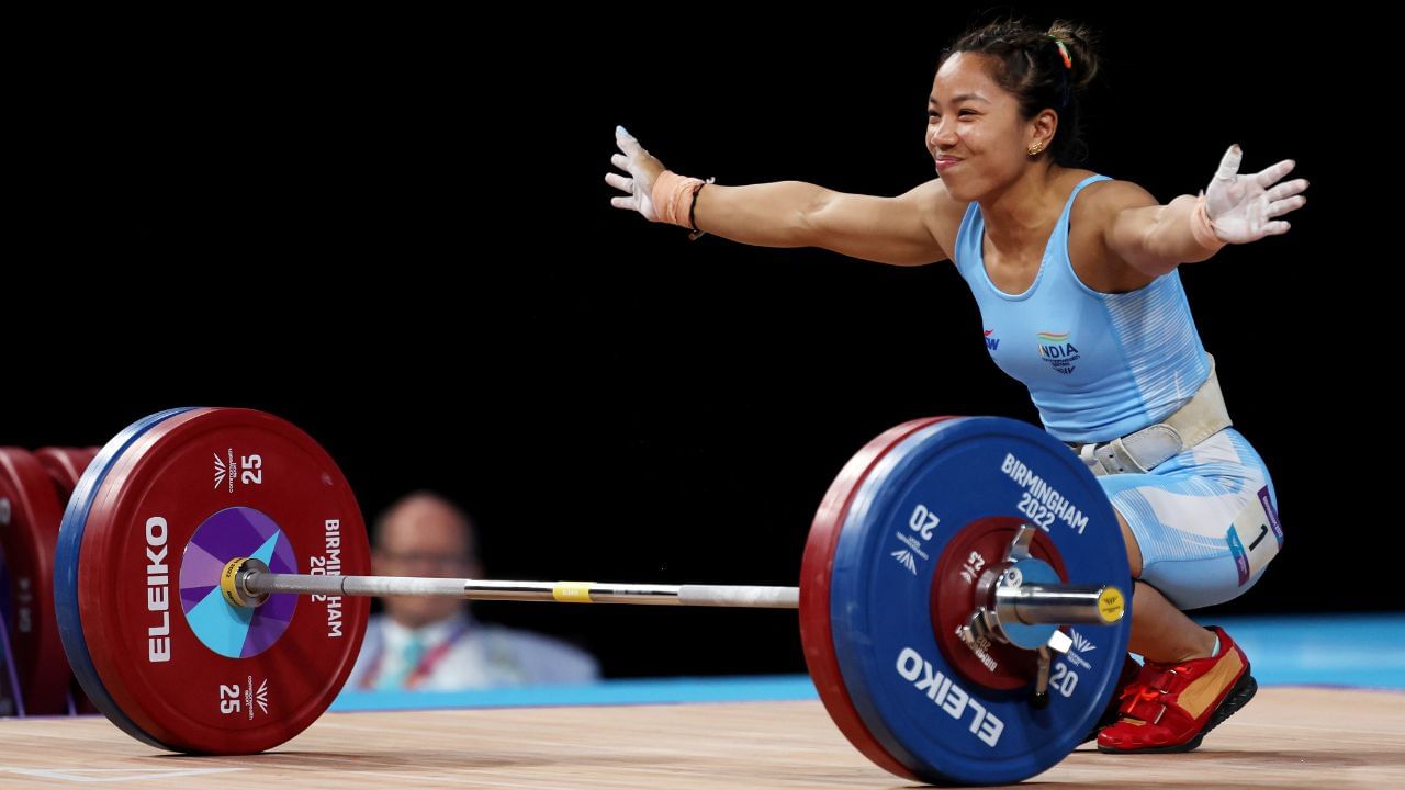 Mirabai Chanu Weightlifting Match Updates: मीराबाई चानू मेडल के लिए पेश करेंगी दावा, रात 11 बजे से होगा मुकाबला