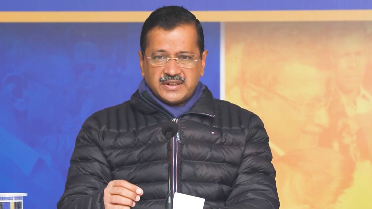 दिल्ली चुनाव के बीच मुश्किल में AAP, अबतक 5 FIR दर्ज, जानें किन मामलों में हुआ एक्शन