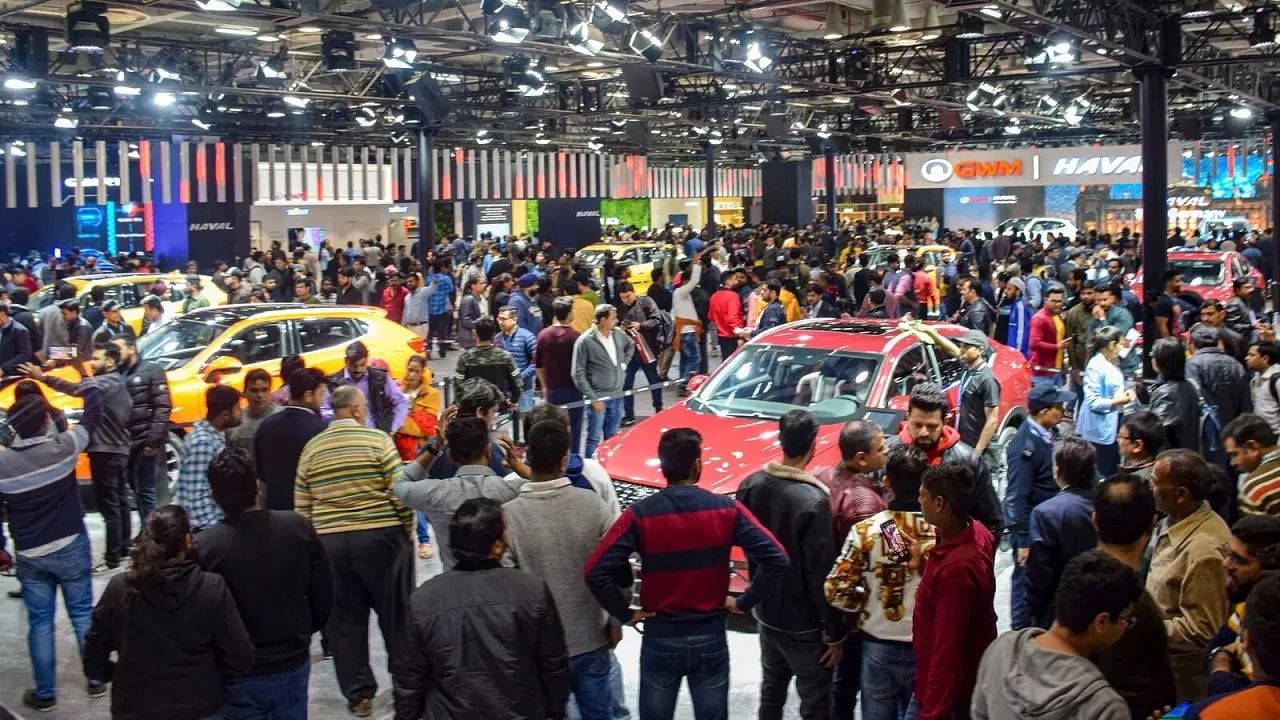 Auto Expo 2025 में आज गाड़ियों की कई एसेसरीज से उठेगा पर्दा,  दिखेगी इन सब चीजों की झलक