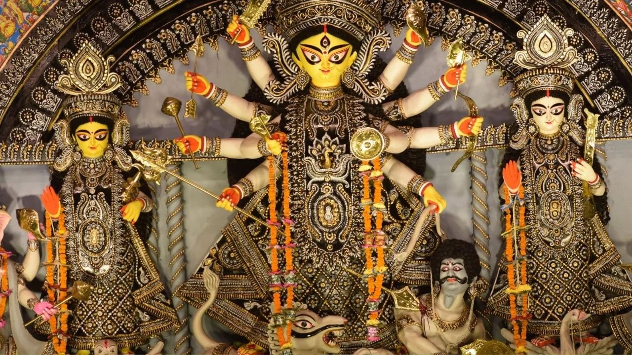 Magh Gupt Navratri 2025: गुप्त नवरात्रि में इन 5 मंत्रों का करें जाप, साधना का मिलेगा पूरा फल!