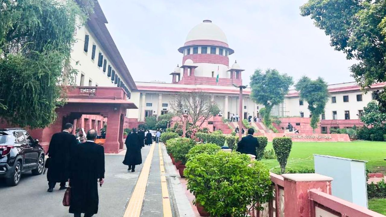 'कानूनी शिक्षा में दखल न दे BCI', SC ने दोषियों की ऑनलाइन पढ़ाई पर याचिका की खारिज