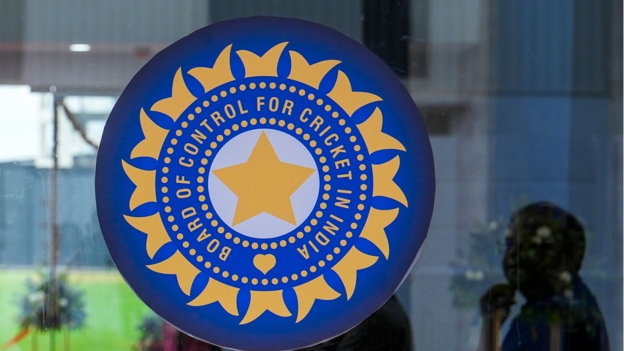 IPL में चौके-छक्के खूब देख लिए, अब देखने को मिलेगा नुकसान का रिकॉर्ड, BCCI के डूब सकते हैं 420 करोड़ IPL में चौके-छक्के खूब देख लिए, अब देखने को मिलेगा नुकसान का रिकॉर्ड, BCCI के डूब सकते हैं 420 करोड़