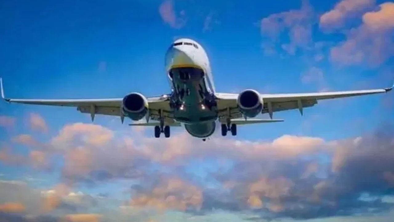भारत ने अपने एयर स्पेस से पाकिस्तान जाने वाले 25 फ्लाइट रूट किए बंद भारत ने अपने एयर स्पेस से पाकिस्तान जाने वाले 25 फ्लाइट रूट किए बंद