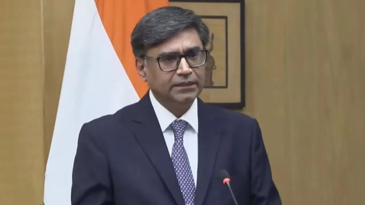 विदेश सचिव ने 3 सर्वदलीय डेलीगेशन को किया ब्रीफ, पाकिस्तान के झूठ को बेनकाब करने की रणनीति तैयार