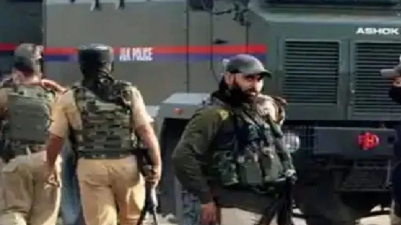 जम्मू-कश्मीरः लगातार 12वें दिन पाकिस्तान ने तोड़ा सीजफायर, LoC के 8 इलाकों में की फायरिंग जम्मू-कश्मीरः लगातार 12वें दिन पाकिस्तान ने तोड़ा सीजफायर, LoC के 8 इलाकों में की फायरिंग