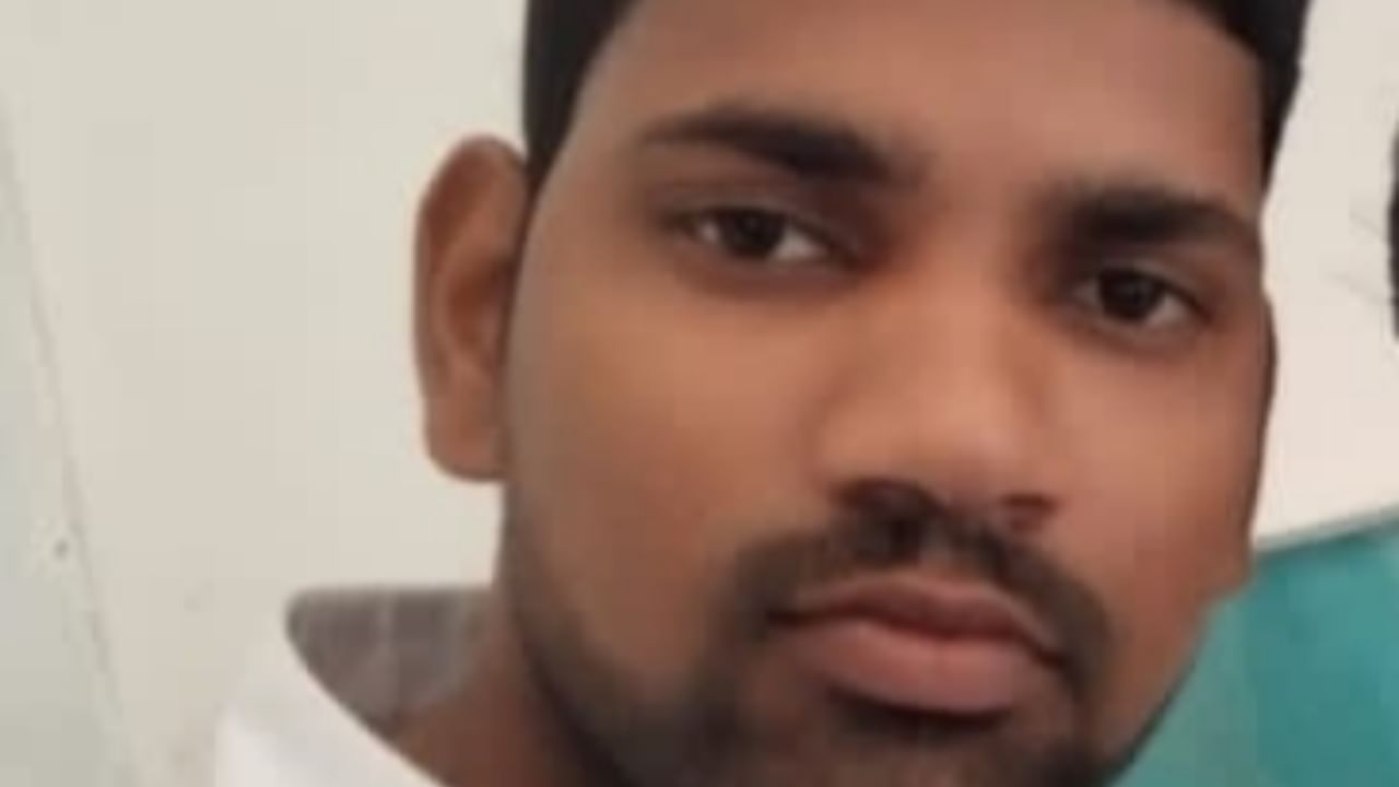 UP: क्लीनिक में सो रहे युवक का मर्डर, रात में आए बदमाशों ने किया हमला, घरवालों का रो-रोकर बुरा हाल UP: क्लीनिक में सो रहे युवक का मर्डर, रात में आए बदमाशों ने किया हमला, घरवालों का रो-रोकर बुरा हाल