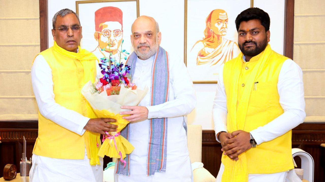 बिहार विधानसभा चुनाव में ताल ठोकेगी ओपी राजभर की पार्टी! अमित शाह से की मुलाकात बिहार विधानसभा चुनाव में ताल ठोकेगी ओपी राजभर की पार्टी! अमित शाह से की मुलाकात
