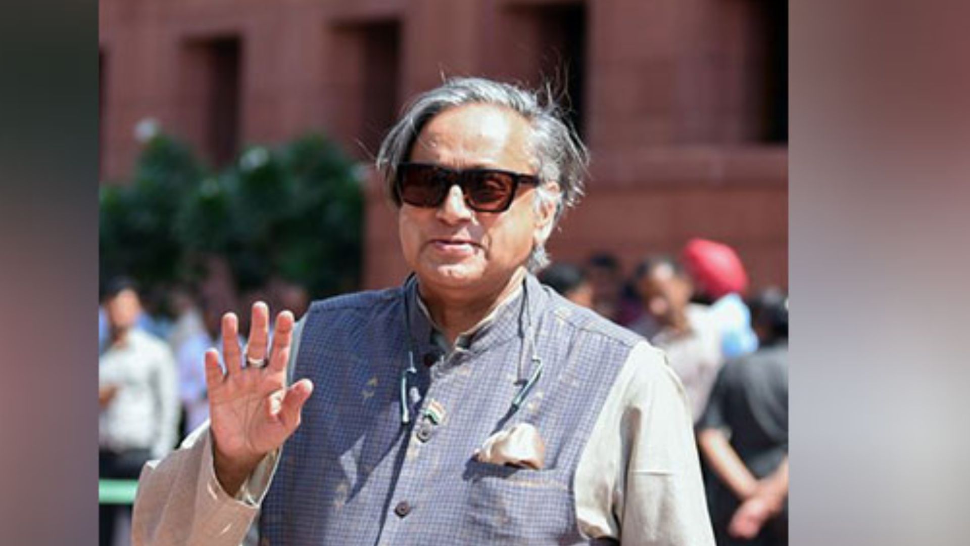Shashi Tharoor