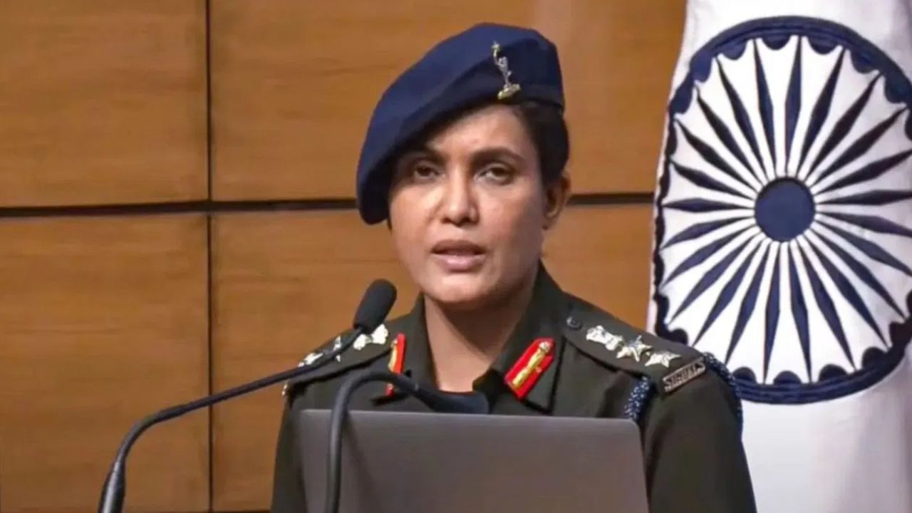 कर्नल सोफिया कुरैशी किन लोगों से दूर रहने के लिए कहती हैं? कर्नल सोफिया कुरैशी किन लोगों से दूर रहने के लिए कहती हैं?