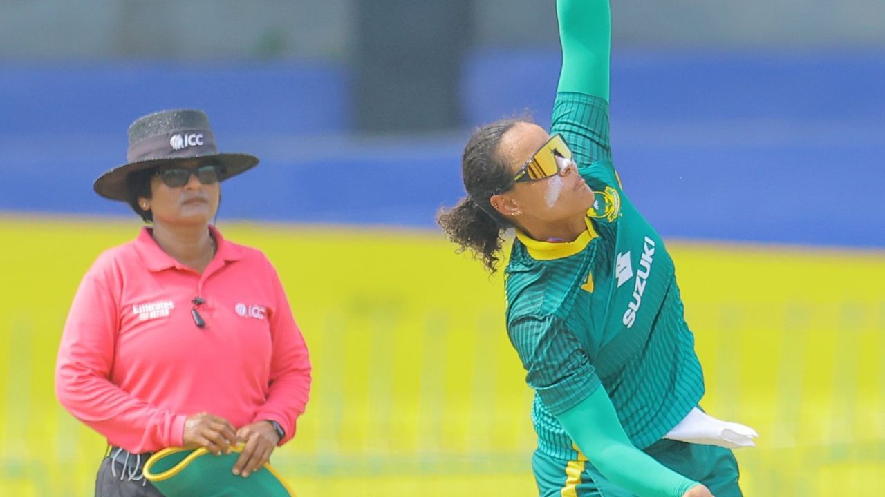SA VS SL : क्लोए ट्रायन की हैट्रिक और एनेरी डेरक्सन के तूफानी शतक के प्रहार से श्रीलंका हुई पस्त SA VS SL : क्लोए ट्रायन की हैट्रिक और एनेरी डेरक्सन के तूफानी शतक के प्रहार से श्रीलंका हुई पस्त