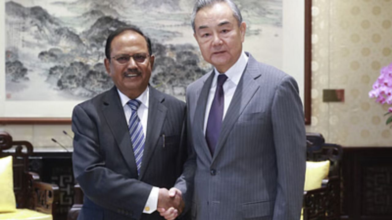 पहलगाम हमले का जवाब था ऑपरेशन सिंदूर, आतंकवाद के खिलाफ सख्त कदम उठाने चाहिए: चीन में अजित डोभाल की दहाड़ पहलगाम हमले का जवाब था ऑपरेशन सिंदूर, आतंकवाद के खिलाफ सख्त कदम उठाने चाहिए: चीन में अजित डोभाल की दहाड़