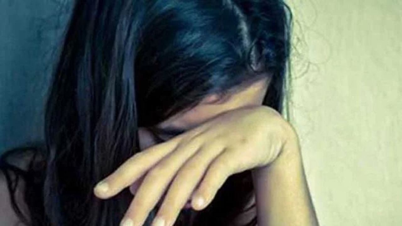 गर्लफ्रेंड लगाने वाली थी सरकार को चूना, बॉयफ्रेंड ने सोशल मीडिया पर वायरल कर दिया सीक्रेट, लड़की के छूटे पसीने