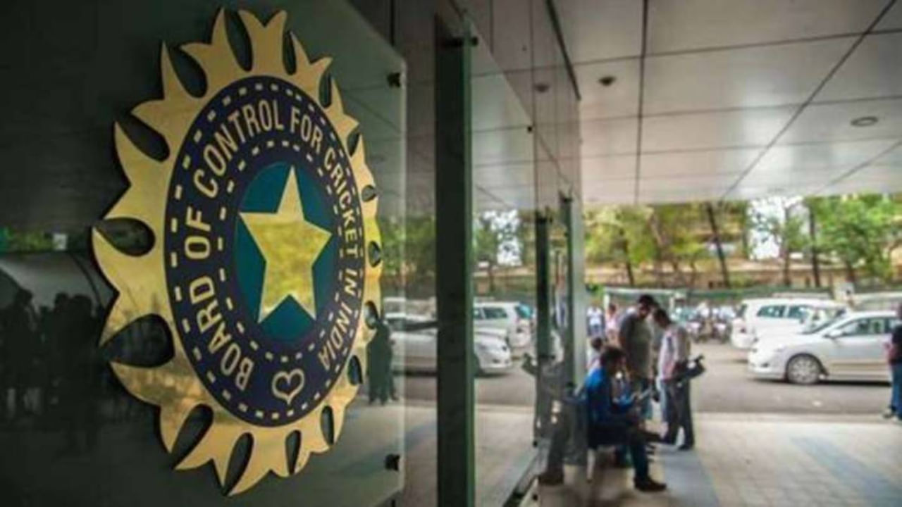 34 हजार करोड़ रुपए की लीग के खिलाफ खड़ी हुई BCCI, सता रहा ये बड़ा डर