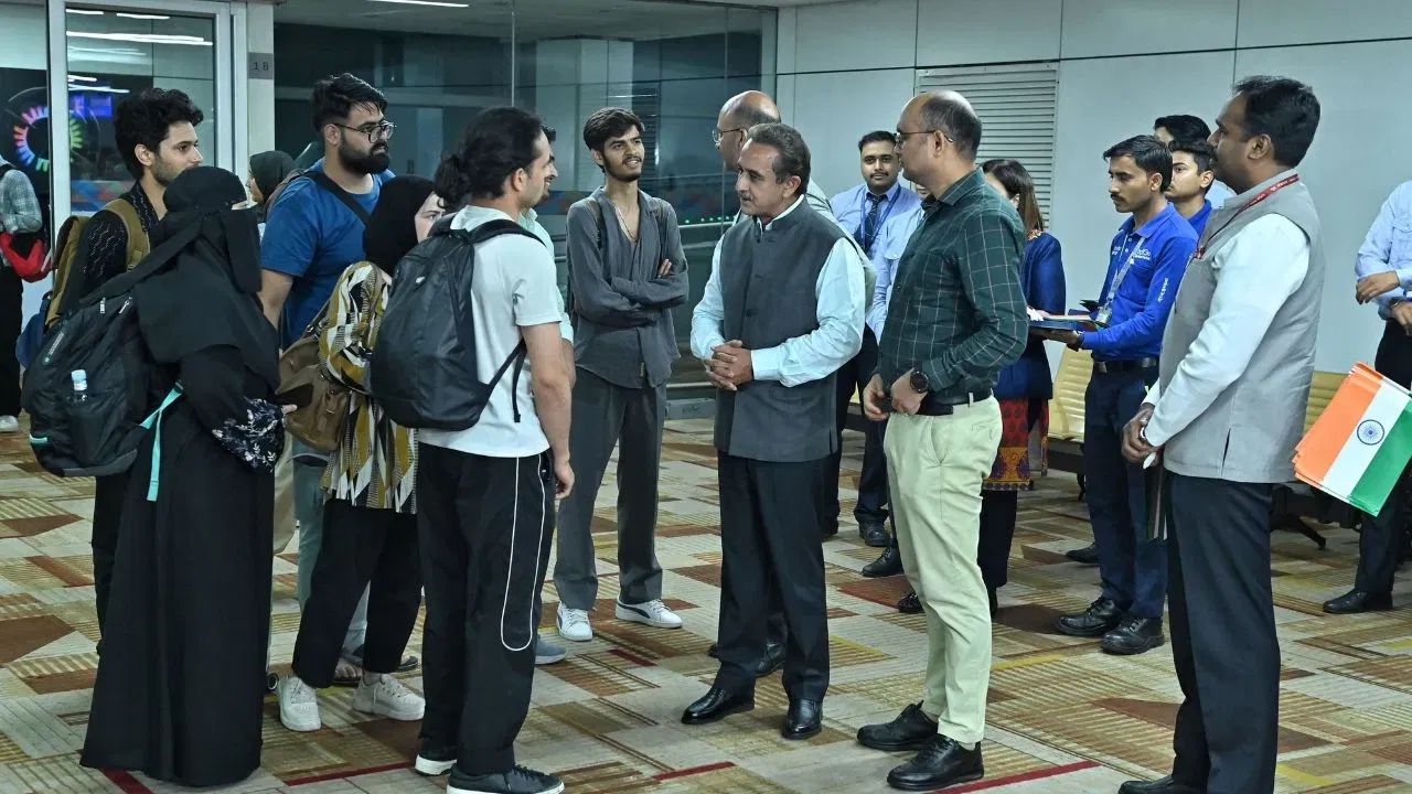 इजराइल से भारतीयों को निकालेगा 'ऑपरेशन सिंधु', 22 जून से शुरू होगीं स्पेशल फ्लाइट इजराइल से भारतीयों को निकालेगा 'ऑपरेशन सिंधु', 22 जून से शुरू होगीं स्पेशल फ्लाइट