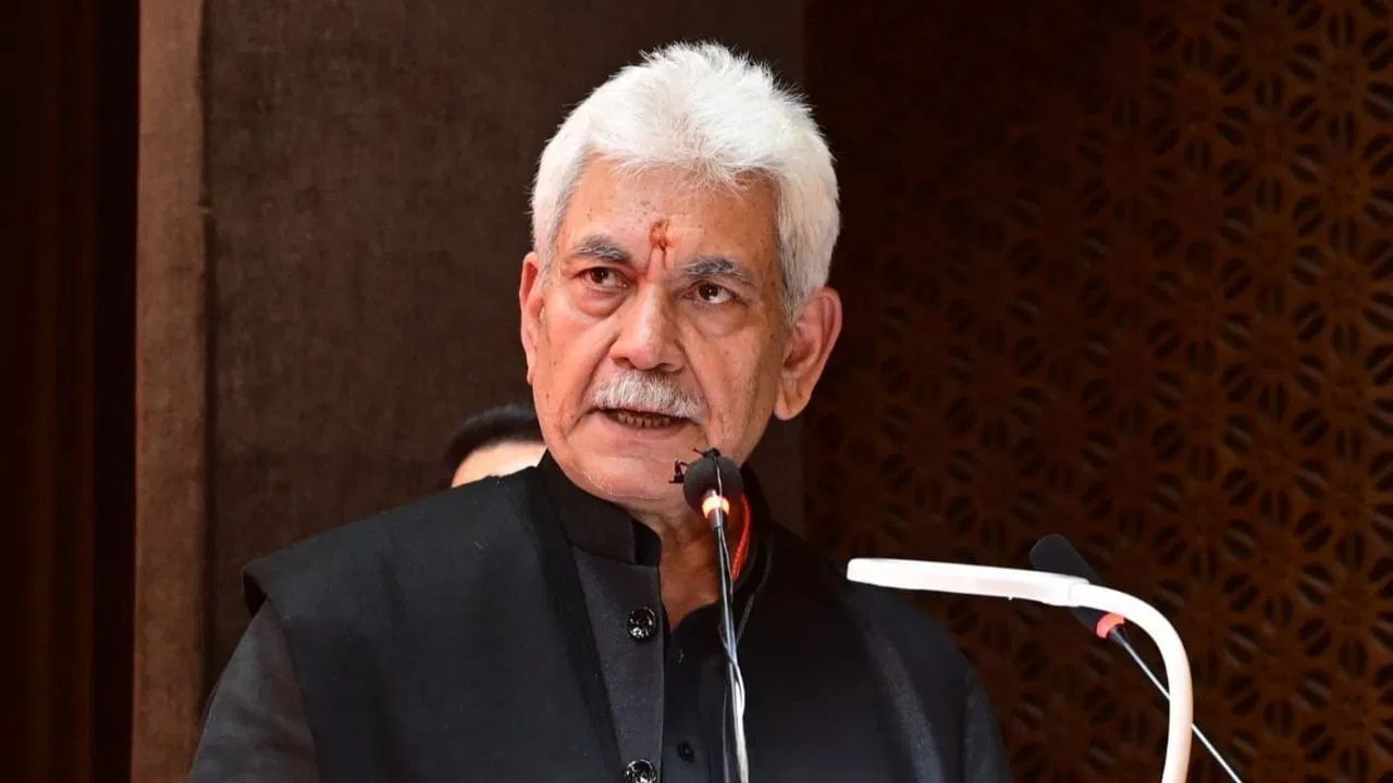 मेरे पास सिर्फ पुलिस, बाकी सब सरकार का...CM उमर के बयान पर LG मनोज सिन्हा ने कह दी बड़ी बात मेरे पास सिर्फ पुलिस, बाकी सब सरकार का...CM उमर के बयान पर LG मनोज सिन्हा ने कह दी बड़ी बात