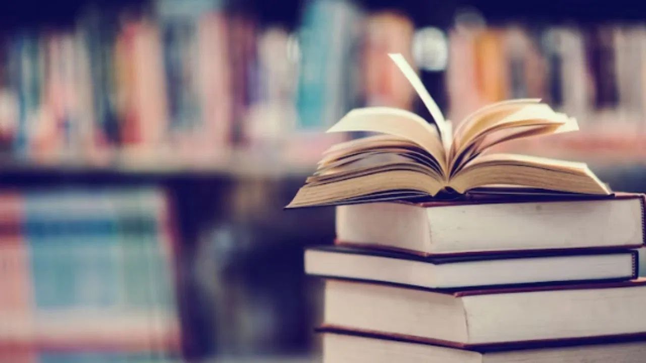 पायरेसी पर NCERT सख्त, 5 लाख किताबें जब्त... 29 के खिलाफ FIR पायरेसी पर NCERT सख्त, 5 लाख किताबें जब्त... 29 के खिलाफ FIR