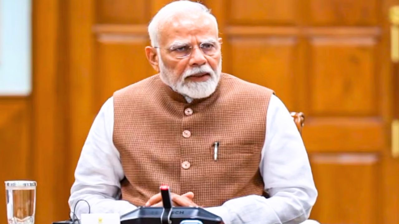 पीएम मोदी ने की 48वीं प्रगति बैठक की समीक्षा... रेलवे, स्वास्थ्य और रक्षा पर फोकस