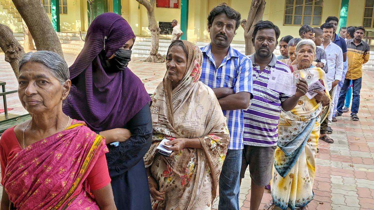 4 राज्यों की 5 विधानसभा सीटों पर आज उपचुनाव, पंजाब-बंगाल-केरल-गुजरात में हो रही वोटिंग 4 राज्यों की 5 विधानसभा सीटों पर आज उपचुनाव, पंजाब-बंगाल-केरल-गुजरात में हो रही वोटिंग