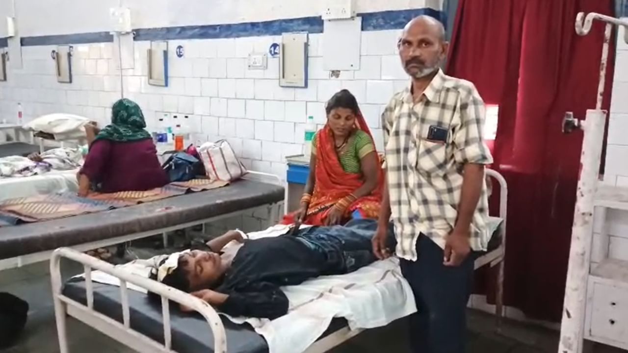 नल से पानी भरने के लेकर हुई 'महाभारत', परिवार पर लाठी-डंडे और कुल्हाड़ी से कर दिया हमला