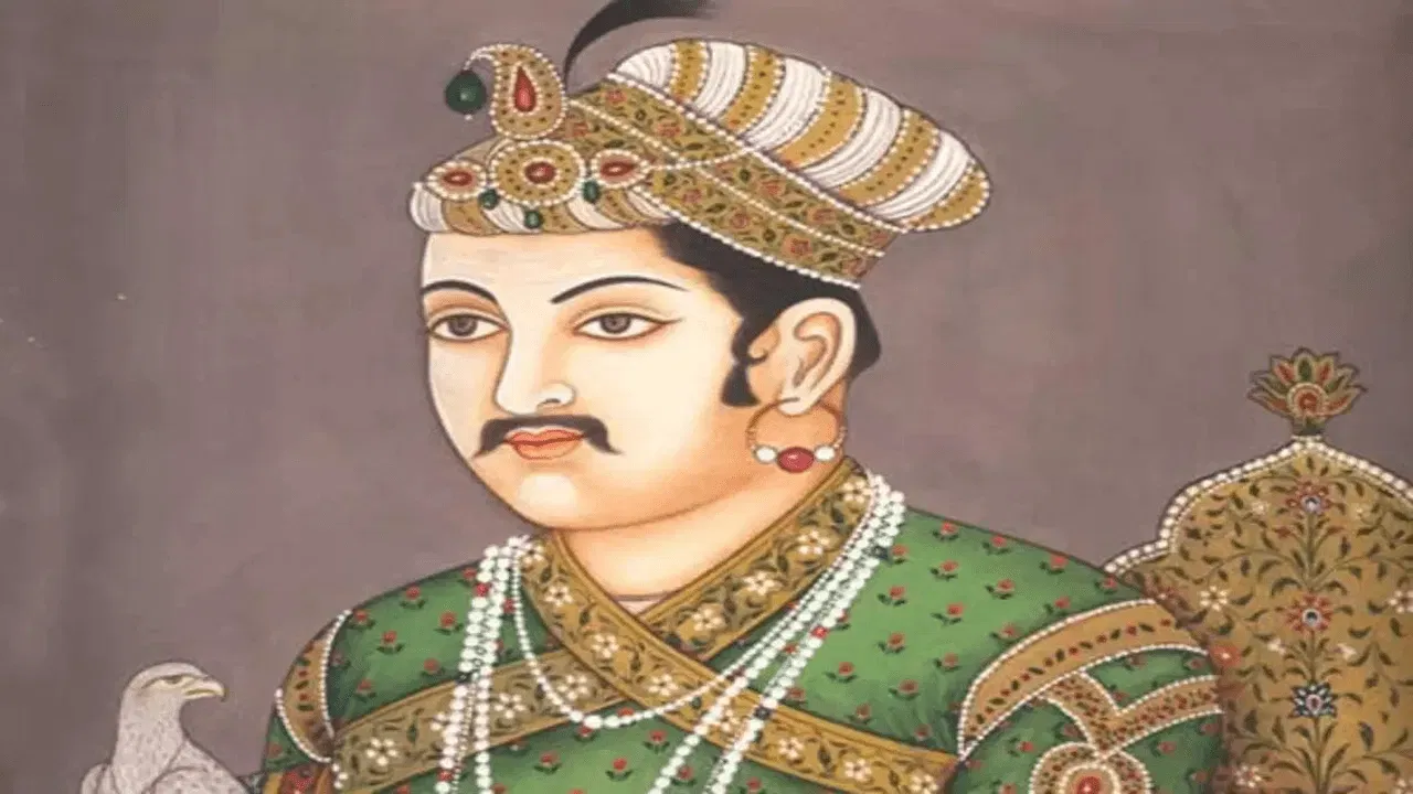 डेढ़ साल पहले महिमामंडन और अब अचानक क्रूर और हिन्दू विरोधी कैसे हो गया अकबर? डेढ़ साल पहले महिमामंडन और अब अचानक क्रूर और हिन्दू विरोधी कैसे हो गया अकबर?