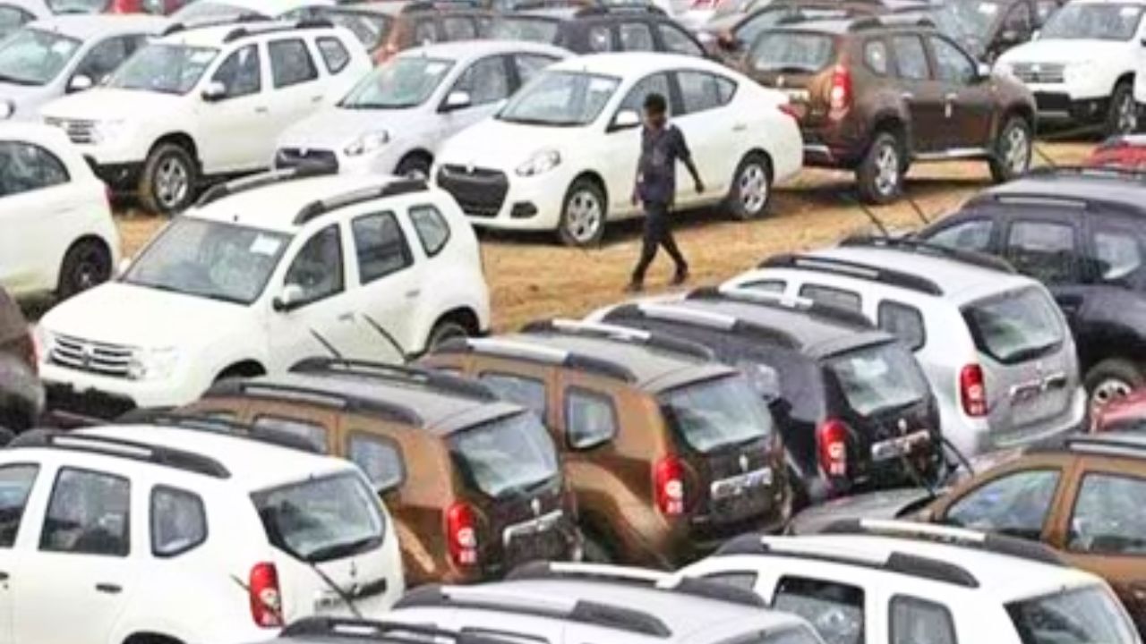 'नई कार लो, टेंशन फ्री रहो', सेकेंड हैंड कार बाजार से दूरी बना रहे हैं नए ग्राहक?