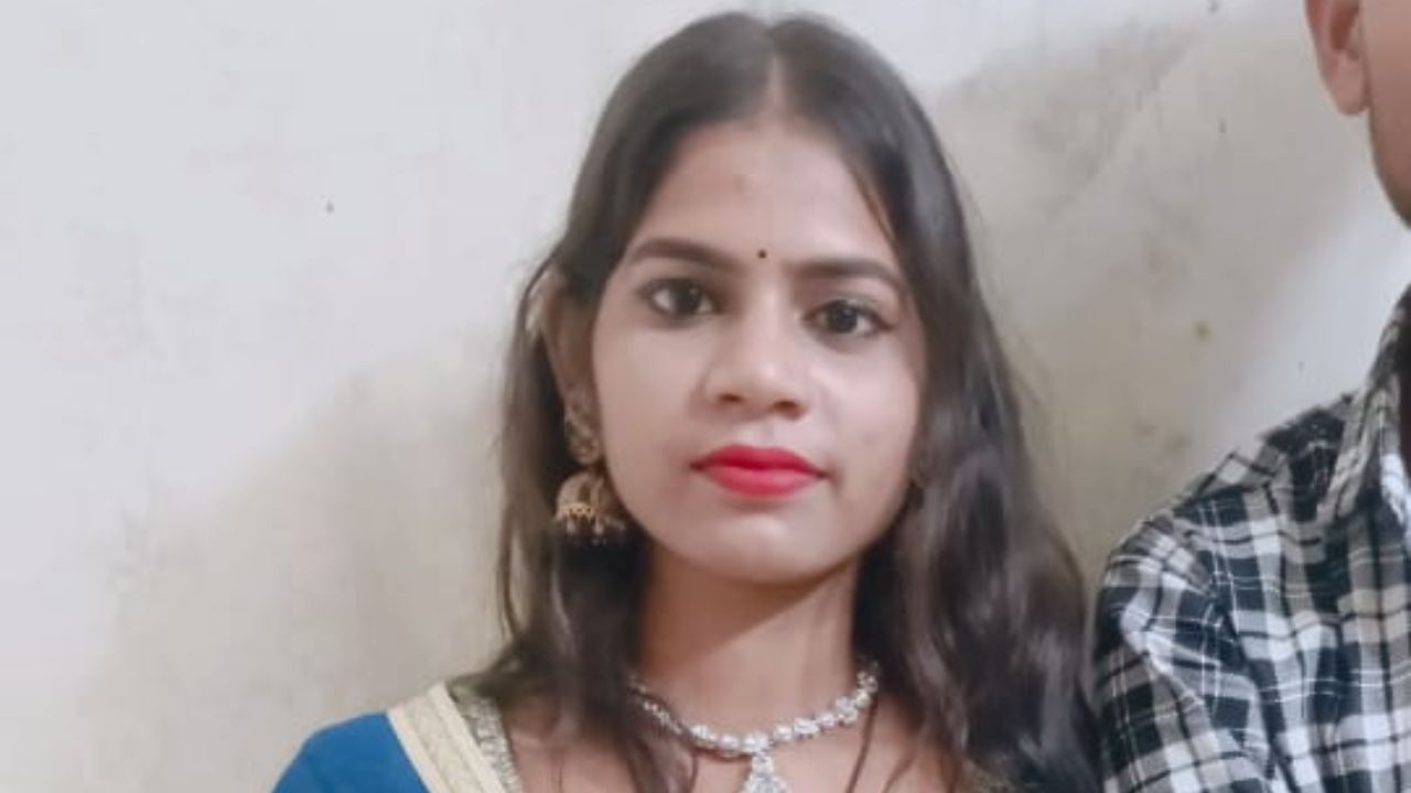 MP: रास्ते में छेड़छाड़ करता था शख्स... परेशान महिला हुई डिप्रेशन का शिकार, लगा ली फांसी MP: रास्ते में छेड़छाड़ करता था शख्स... परेशान महिला हुई डिप्रेशन का शिकार, लगा ली फांसी