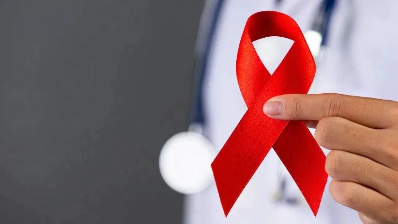 अगले 4 साल में हो सकती हैं 40 लाख मौतें, अमेरिकी राष्ट्रपति के एक फैसले से एड्स संक्रमण के कहर का खतरा अगले 4 साल में हो सकती हैं 40 लाख मौतें, अमेरिकी राष्ट्रपति के एक फैसले से एड्स संक्रमण के कहर का खतरा