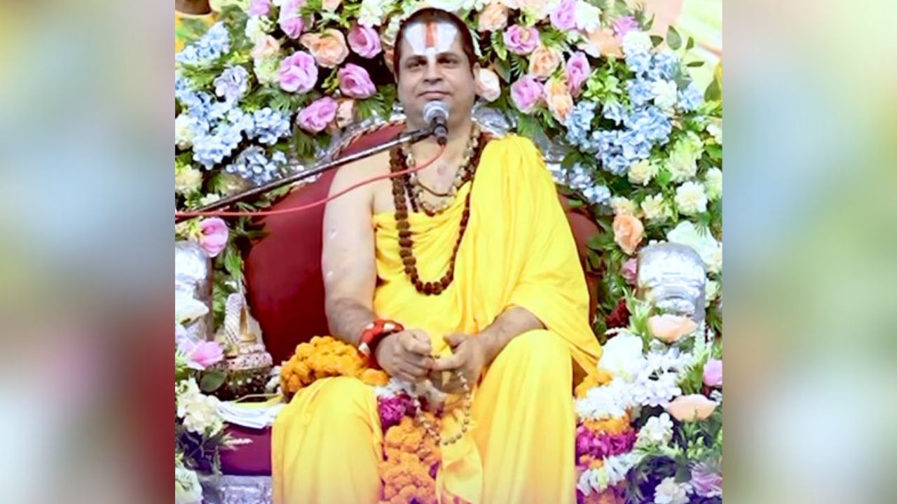 Jagadguru Swami Satish Acharya (1)