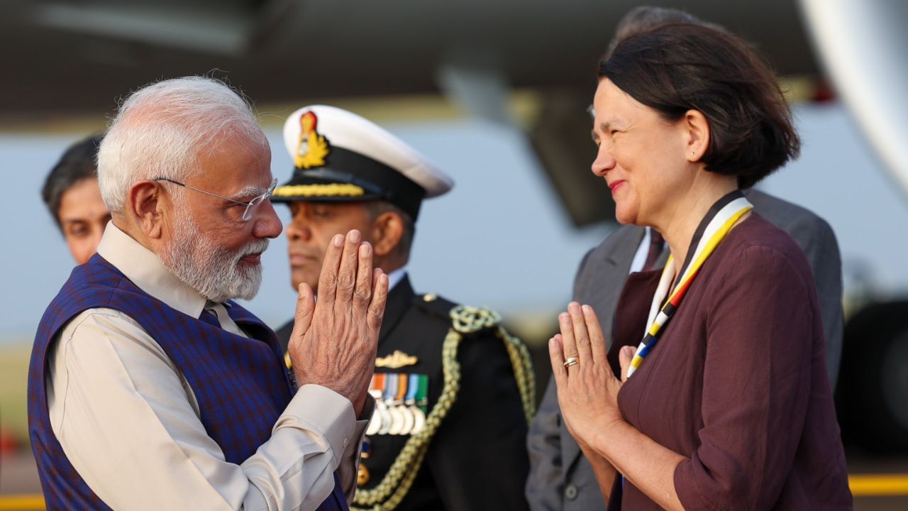लंदन पहुंच गया हूं... पीएम मोदी पहुंचे यूके, गर्मजोशी से किया गया स्वागत, जानिए दौरा क्यों है अहम