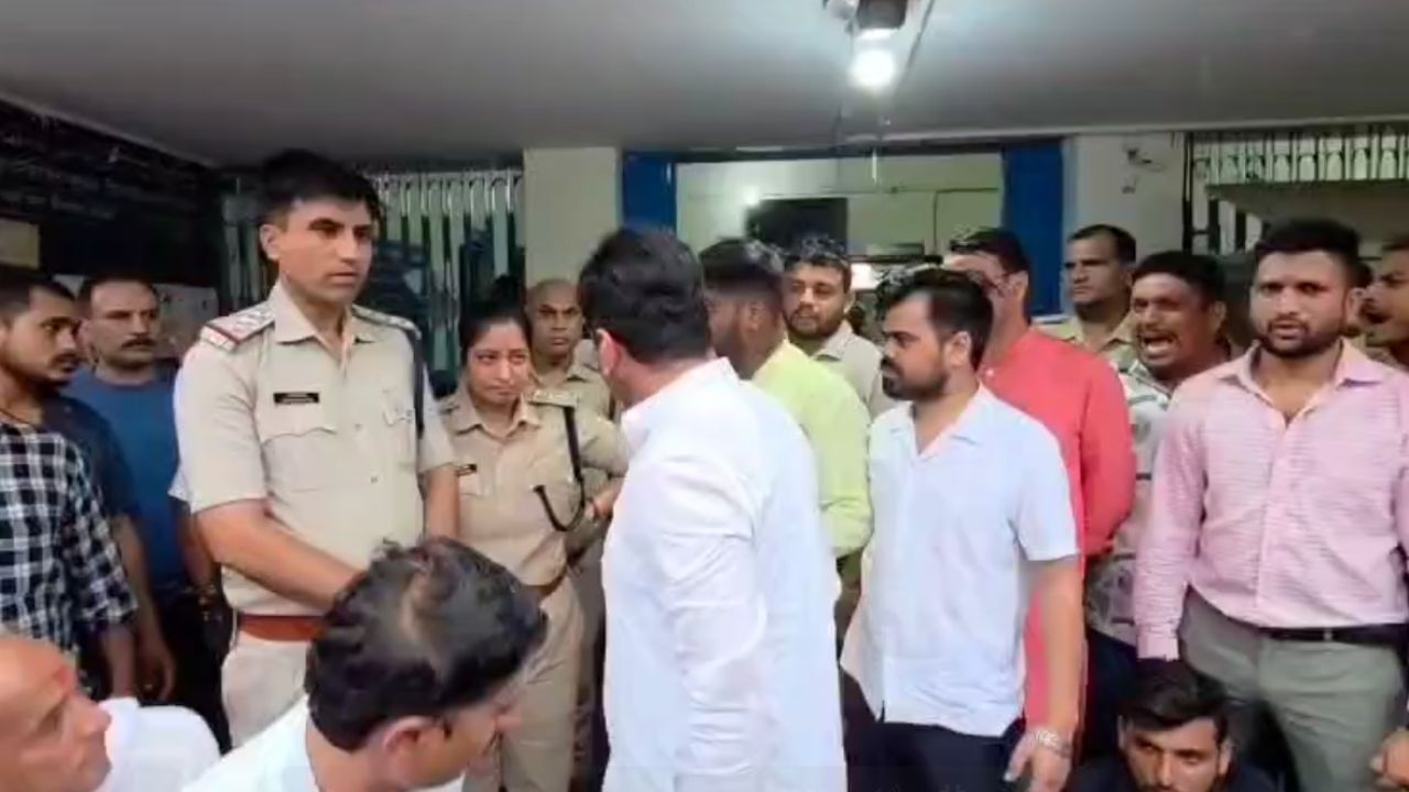 सैलरी मांगी तो बेरहमी से पीटा, कांग्रेस विधायक पर लगा आरोप... 5 के खिलाफ केस दर्ज